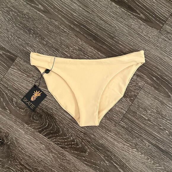 Skatie bikini bottom  - Picture 1 of 8